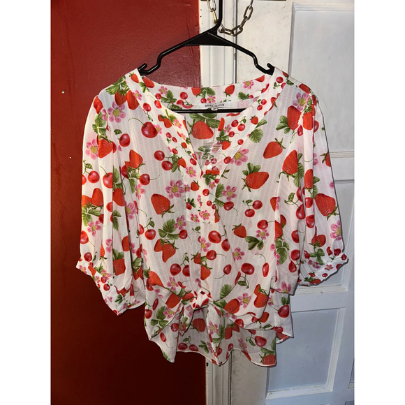 Rose + Olive White Red Strawberry Cherry Tie Front Blouse Size Large - Picture 8 of 12